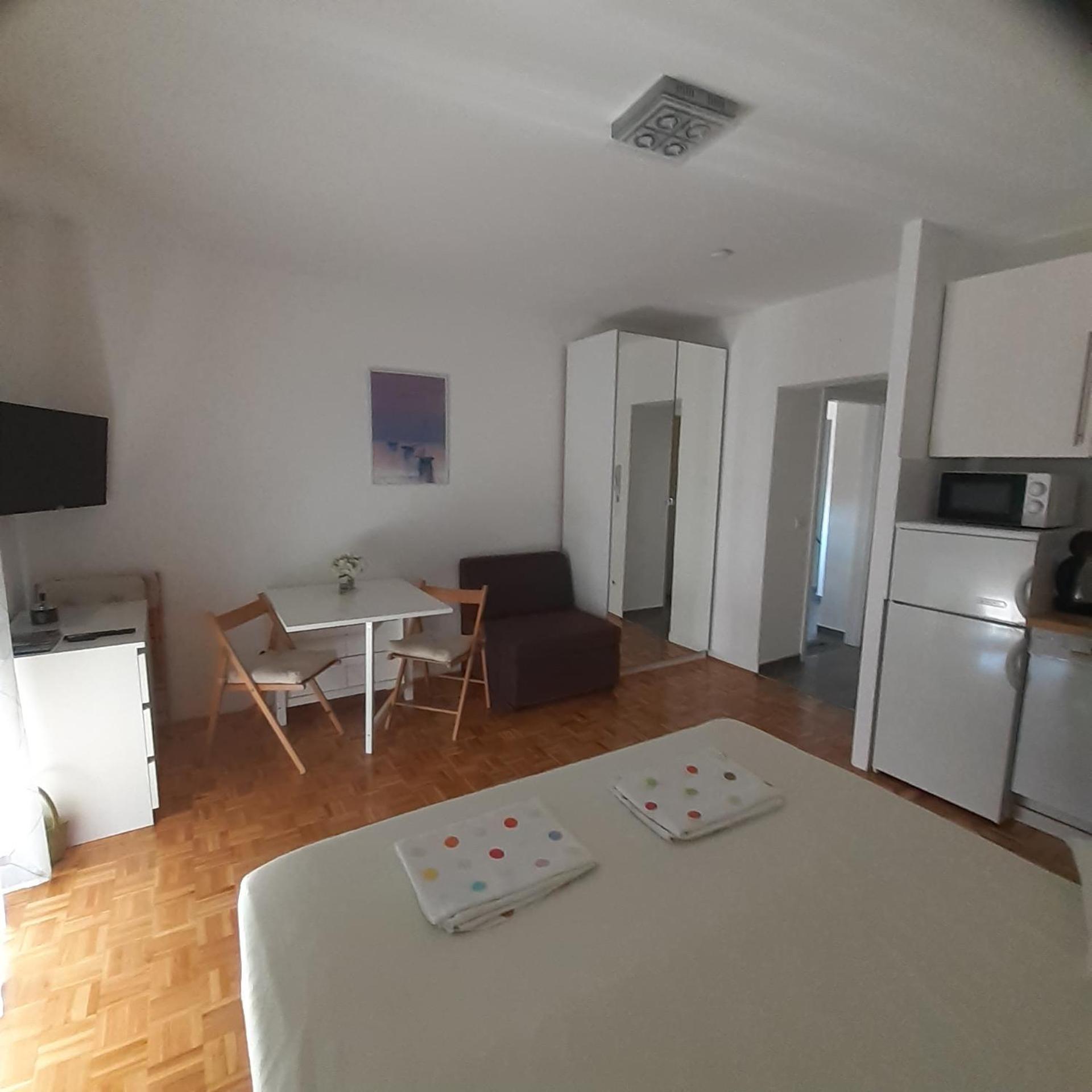 Apartmani Kramar セルツェ 部屋 写真